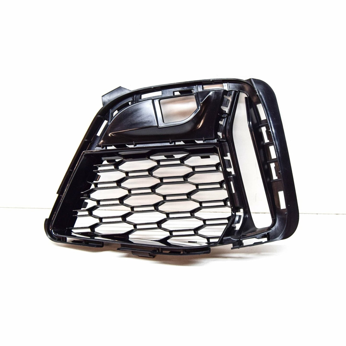 Grille Fr Lh Bright Black Finish W/O Trim Pieces - Bmw M340I Xdrive Sedan 2020-2022 | Bmw 330E Sedan 2021-2022 | Bmw 330I Sedan 2019-2022