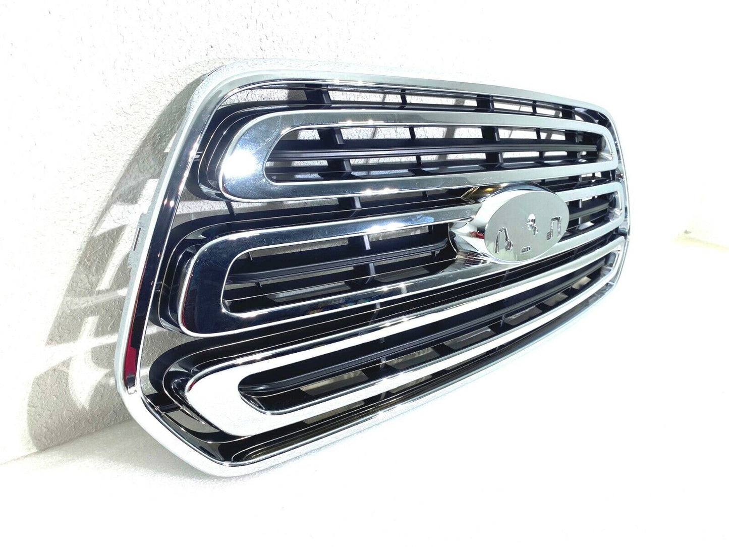 Grille Chrome - Ford Transit T-350Hd Passngr Van 2015-2019 | Ford Transit T-350 Wagon 2015-2019 | Ford Transit T-250 Cargo Van 2015-2019