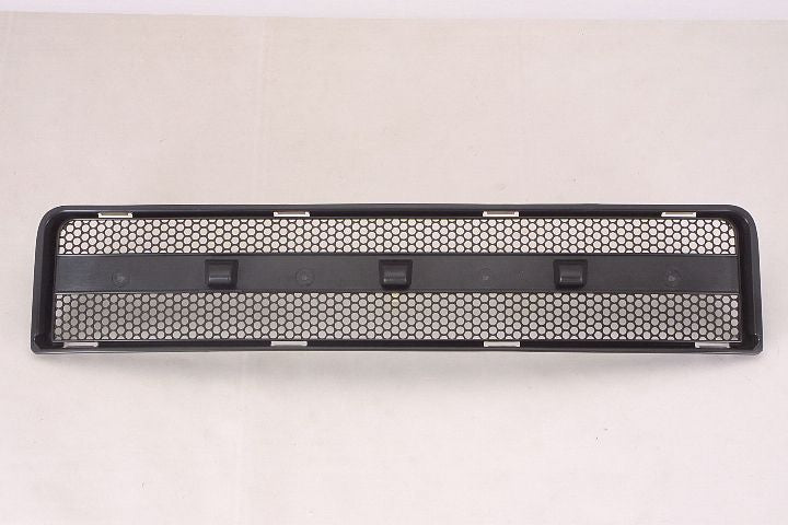 Grille Lower Base Model - Saturn Vue 2002-2005