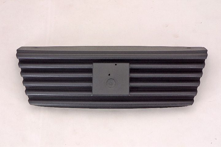 Grille Painted Black - Saturn Vue 2006-2007