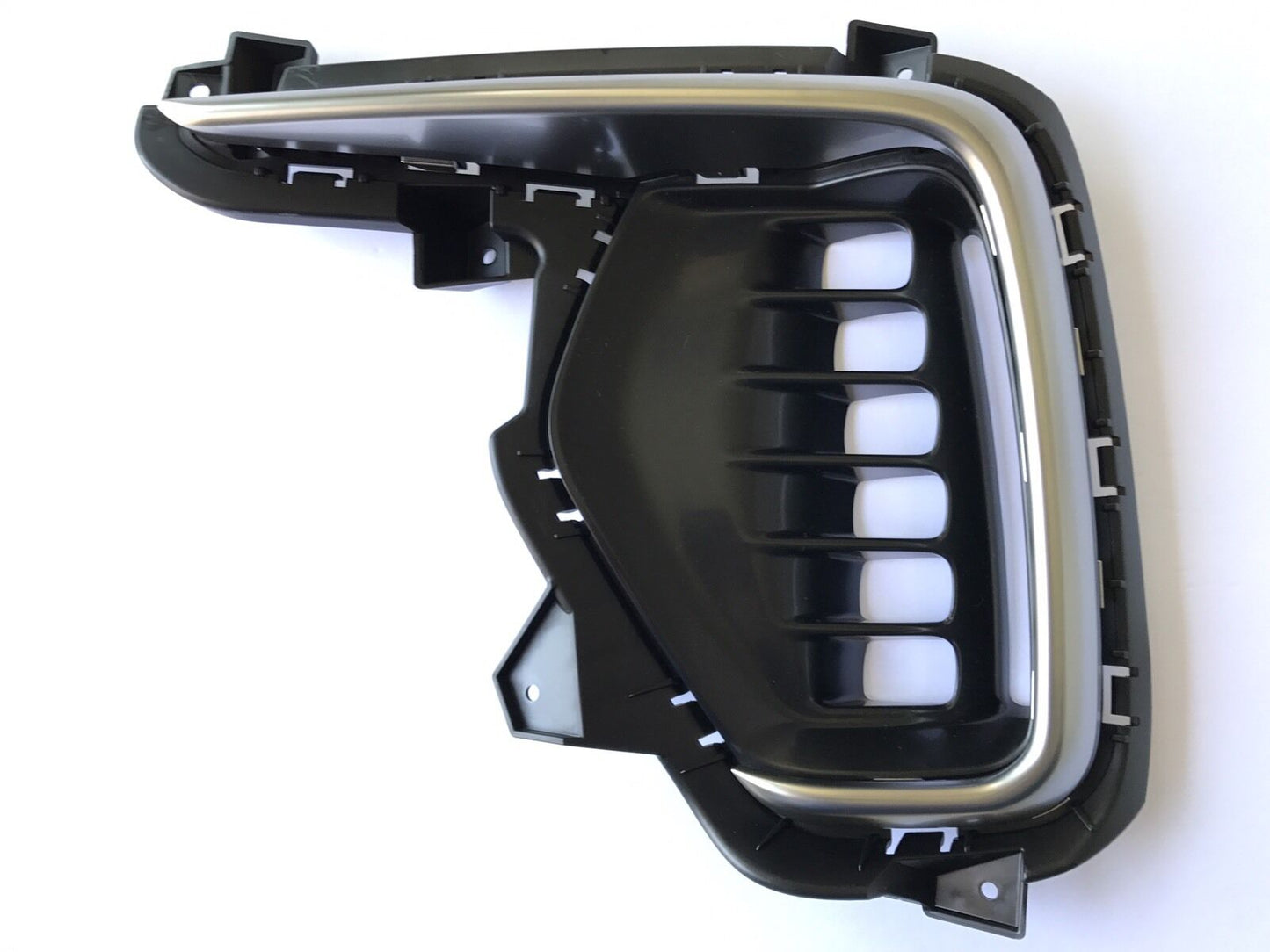 Fog Lamp Cover Fr Lh Black Exclude Sport Model - Hyundai Santa Fe Xl 2019 | Hyundai Santa Fe Xl (Canada) 2017-2018 | Hyundai Santa Fe (6-7 Seater) 2017-2018