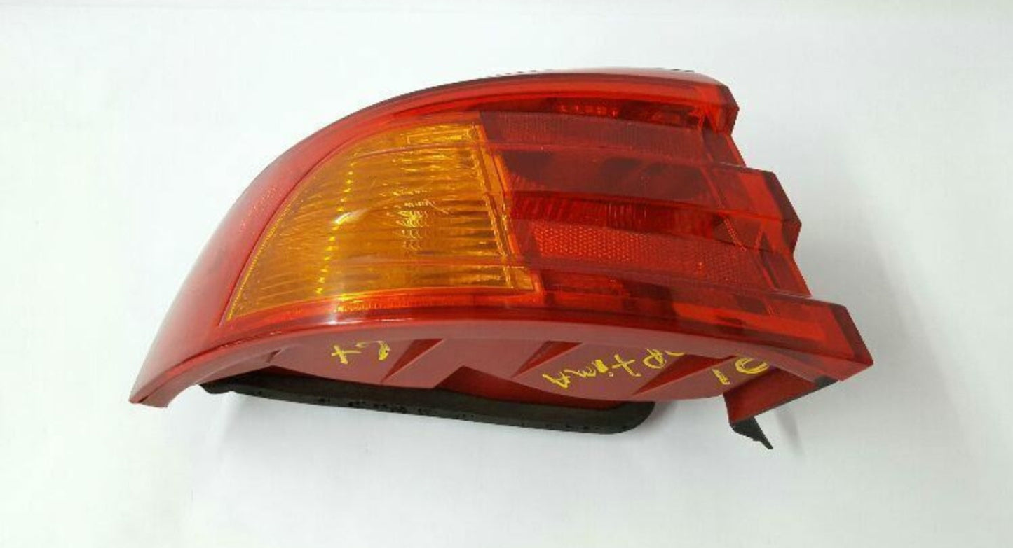 Tail Lamp Lh From Oct 01 Hq - Hyundai Xg350 2001-2003 | Hyundai Sonata 1999-2002 | Kia Magentis (Canada) 2001-2002