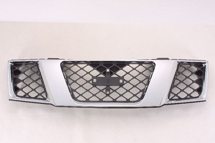 Grille Chrome/Black - Nissan Frontier Pickup 2005-2008