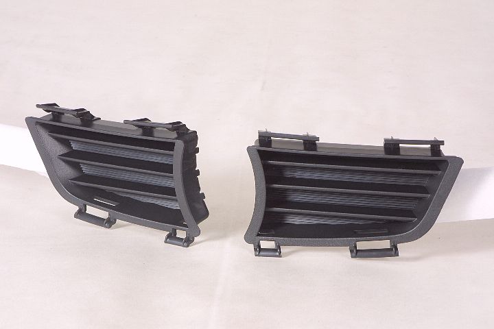 Grille Lower Rh Outer Matte-Black - Toyota Corolla Sedan 2003-2008 | Pontiac Vibe 2003-2008 | Toyota Celica 2000-2005
