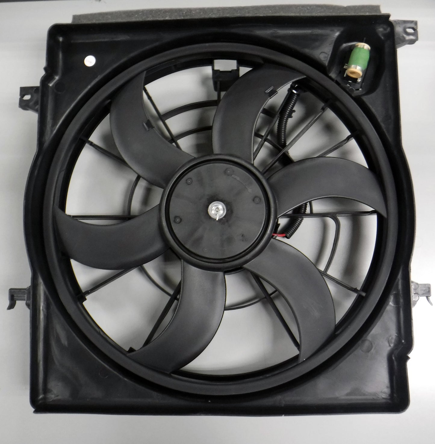 Cooling Fan Assy 2.0L Turbo - Kia Optima (2006-) 2011-2013 | Hyundai Sonata 2011-2013